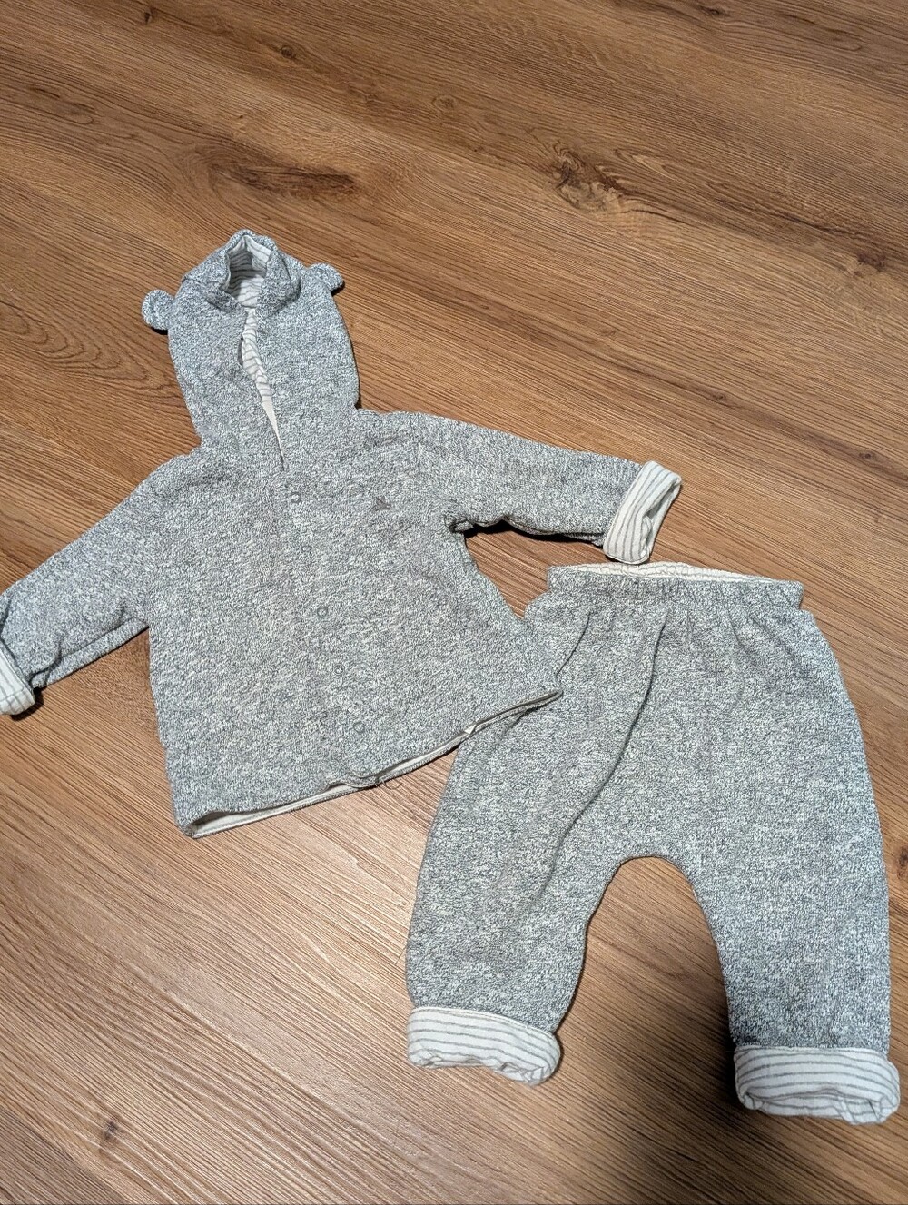Baby Gap 2-Piece Gray Outfit 3-6 Months
